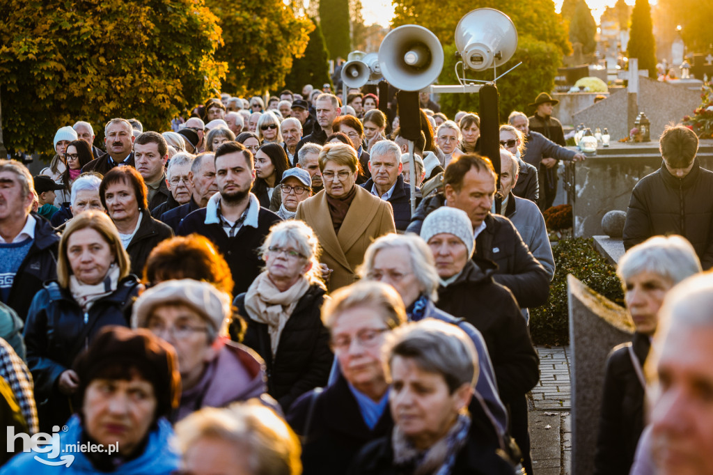 Uroczystość Wszystkich Świętych 2025 na Cmentarzu Parafialnym w Mielcu