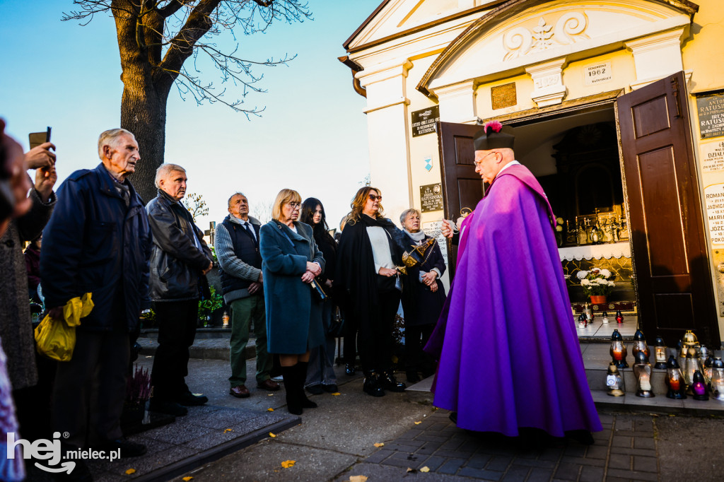Uroczystość Wszystkich Świętych 2025 na Cmentarzu Parafialnym w Mielcu