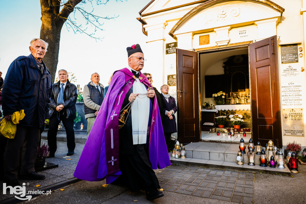 Uroczystość Wszystkich Świętych 2025 na Cmentarzu Parafialnym w Mielcu