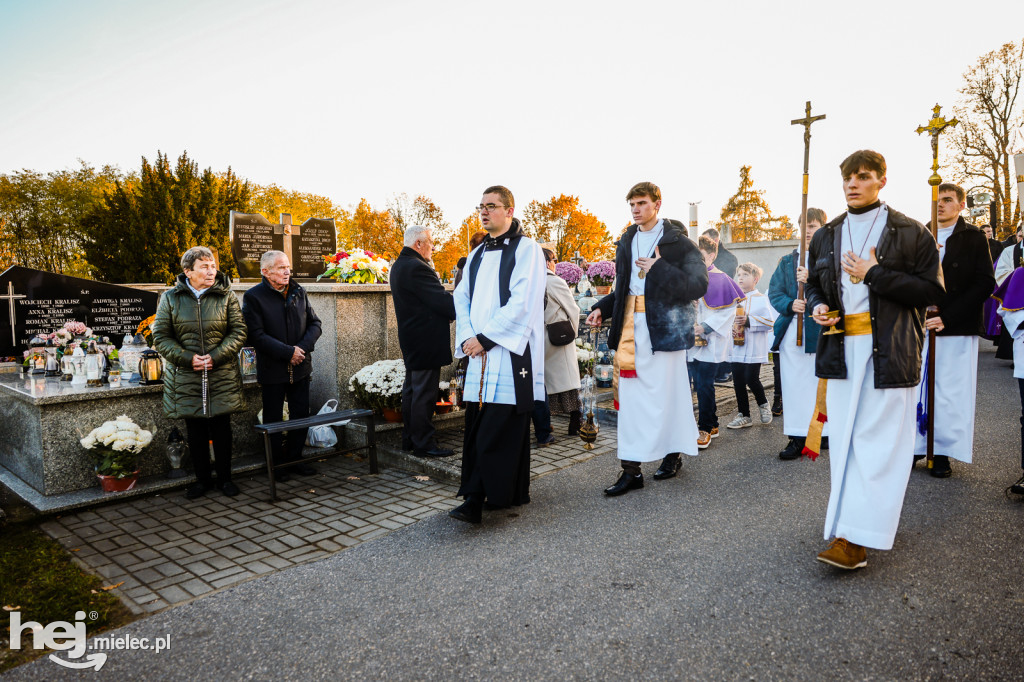 Uroczystość Wszystkich Świętych 2025 na Cmentarzu Parafialnym w Mielcu