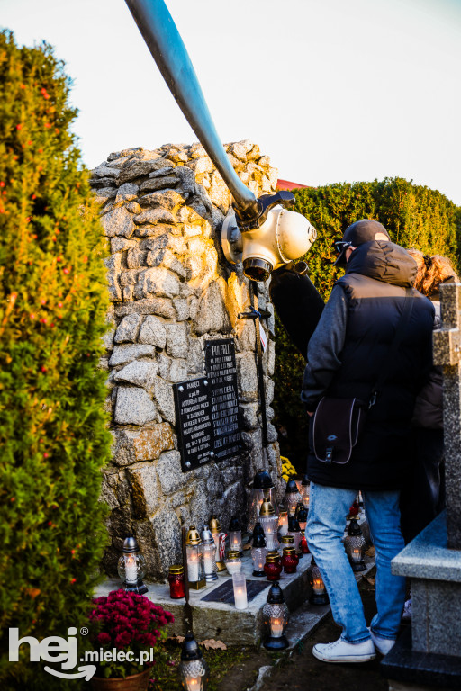 Uroczystość Wszystkich Świętych 2025 na Cmentarzu Parafialnym w Mielcu