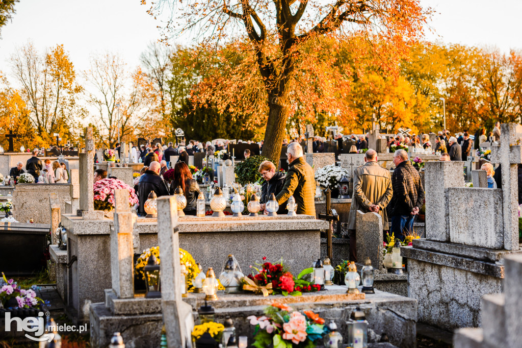 Uroczystość Wszystkich Świętych 2025 na Cmentarzu Parafialnym w Mielcu