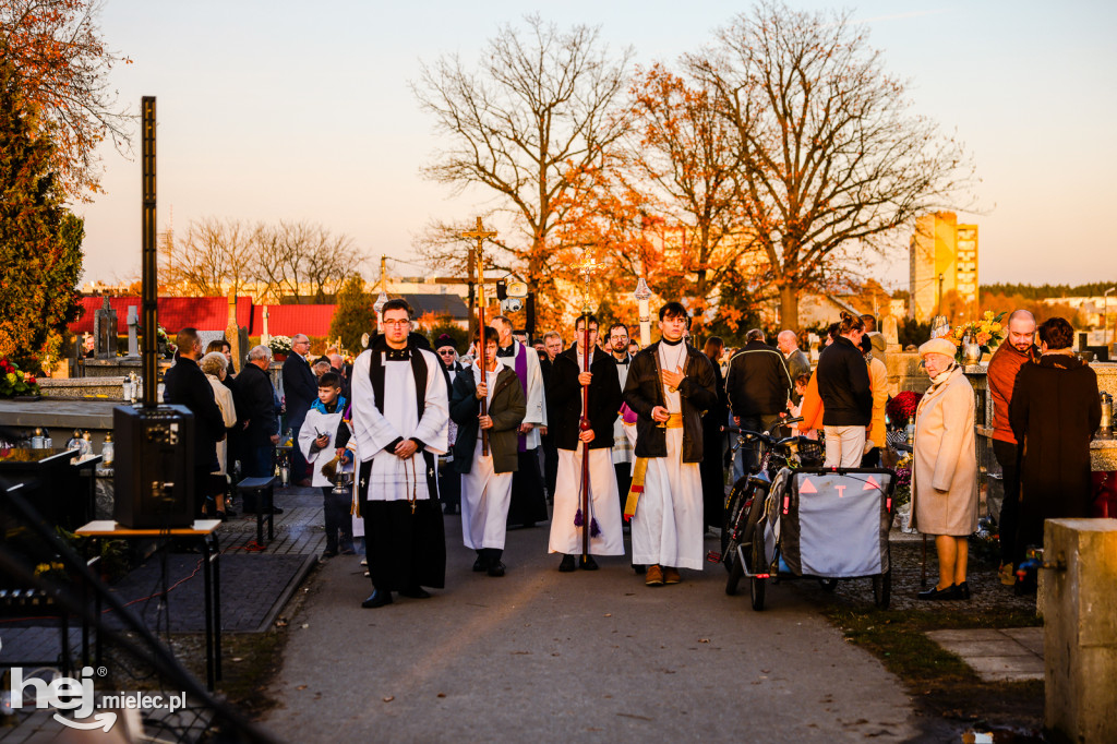 Uroczystość Wszystkich Świętych 2025 na Cmentarzu Parafialnym w Mielcu