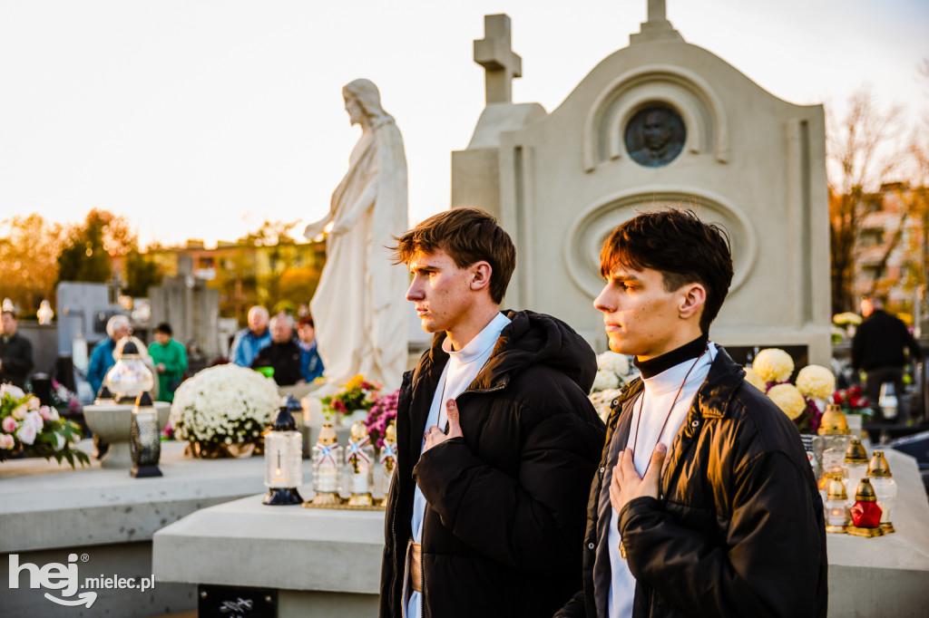 Uroczystość Wszystkich Świętych 2025 na Cmentarzu Parafialnym w Mielcu