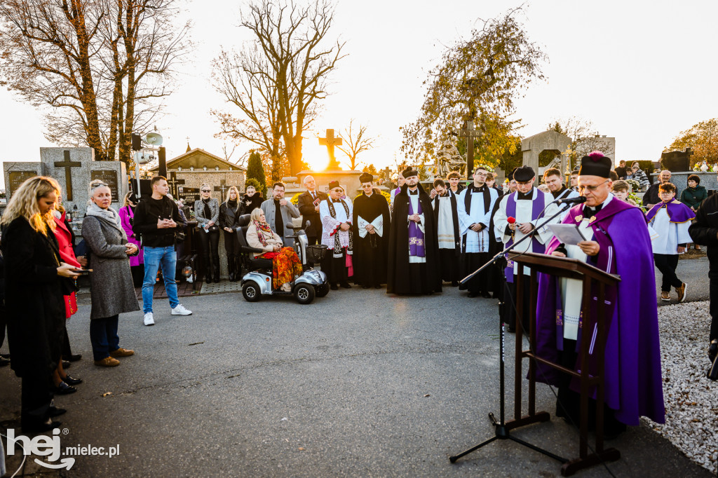 Uroczystość Wszystkich Świętych 2025 na Cmentarzu Parafialnym w Mielcu