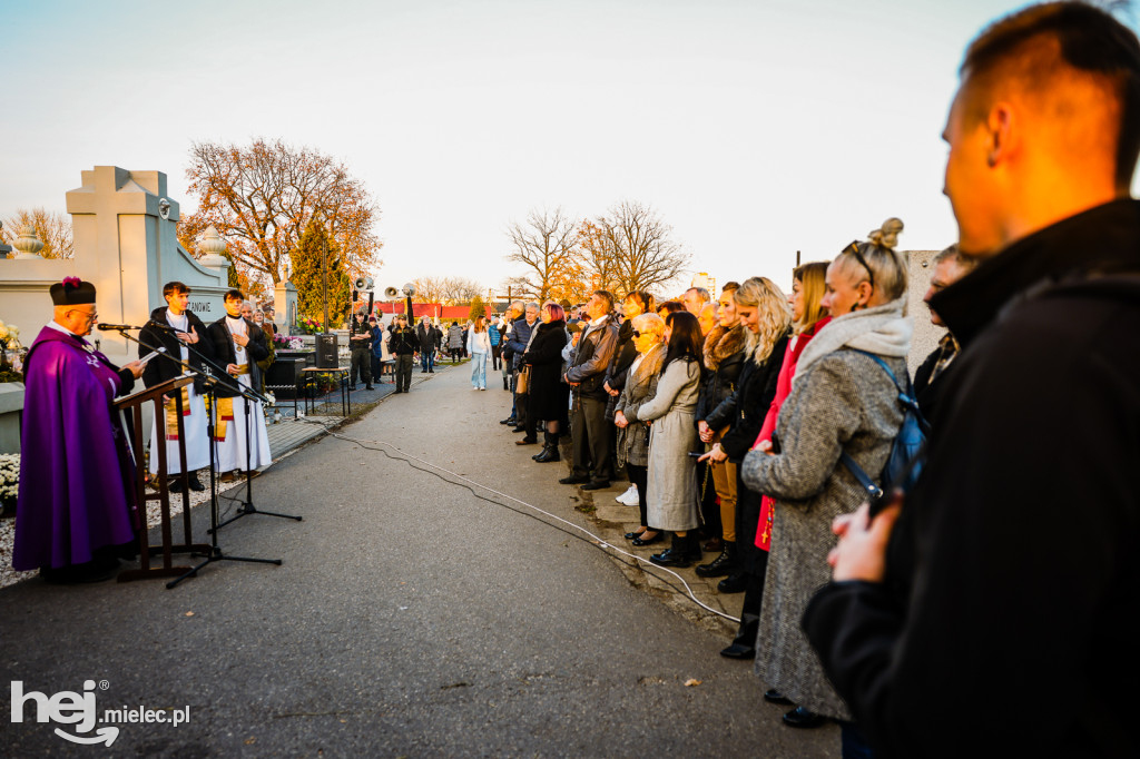 Uroczystość Wszystkich Świętych 2025 na Cmentarzu Parafialnym w Mielcu