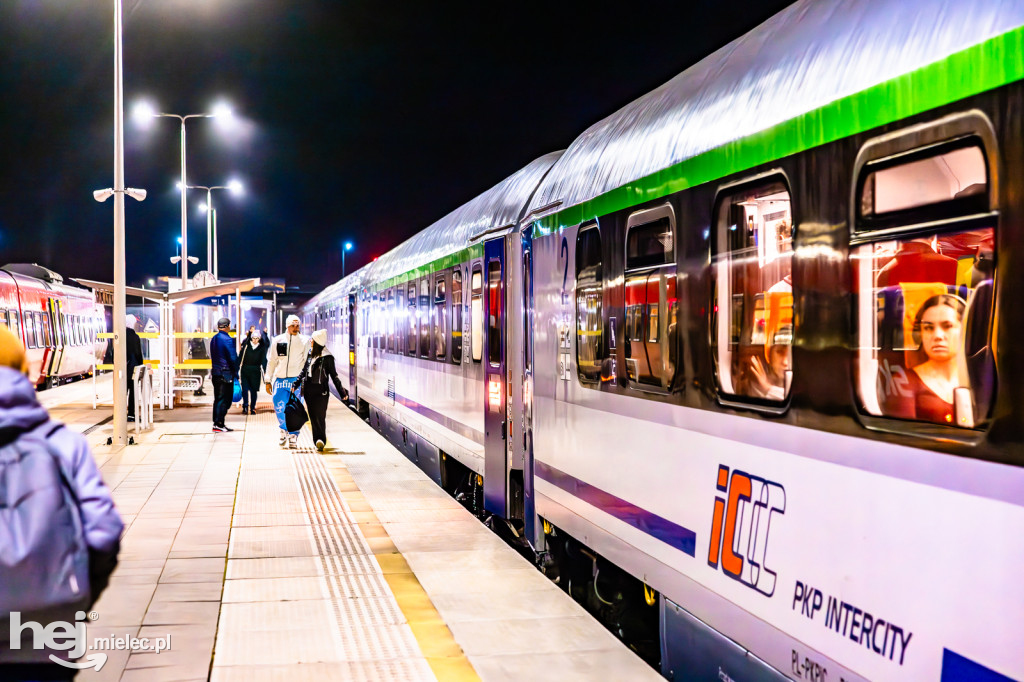 Pociągi Hetman i Kasztelan PKP Intercity na stacji Mielec