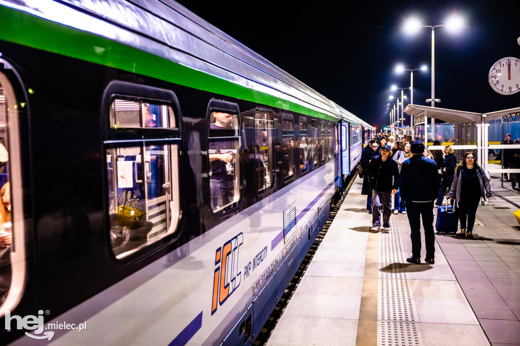 Pociągi Hetman i Kasztelan PKP Intercity na stacji Mielec