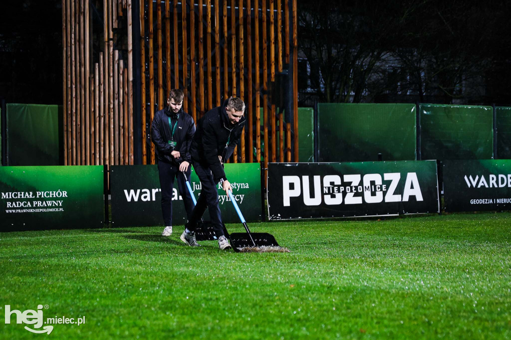 Odwołany mecz Puszcza Niepołomice - FKS Stal Mielec
