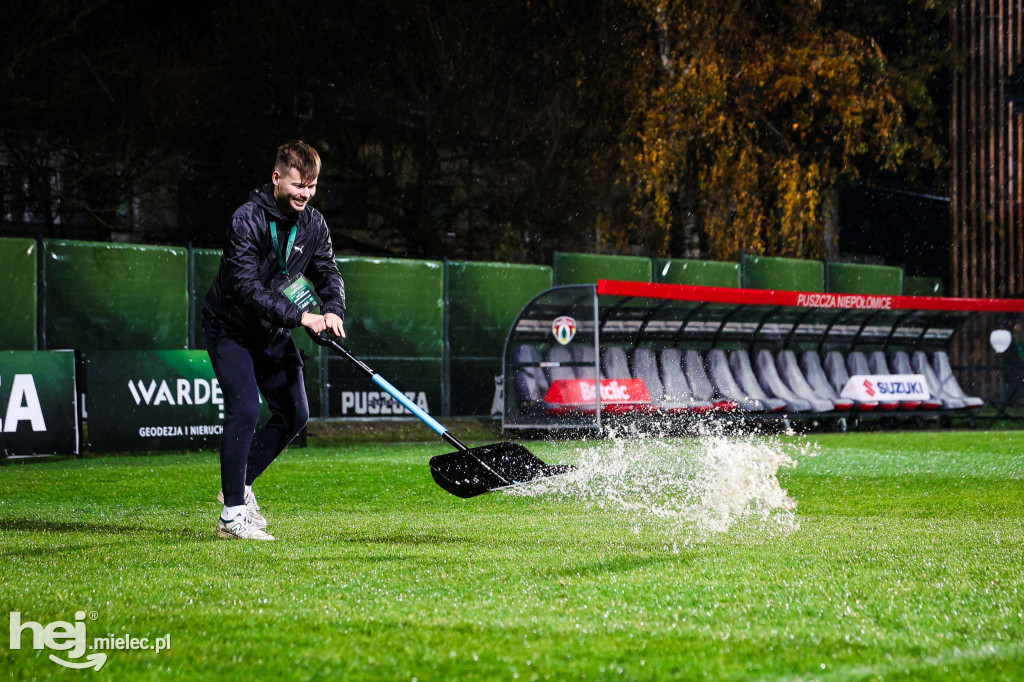 Odwołany mecz Puszcza Niepołomice - FKS Stal Mielec