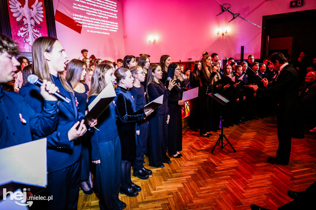 „Dźwięki pamięci” – koncert patriotyczny w mieleckiej Szkole Muzycznej