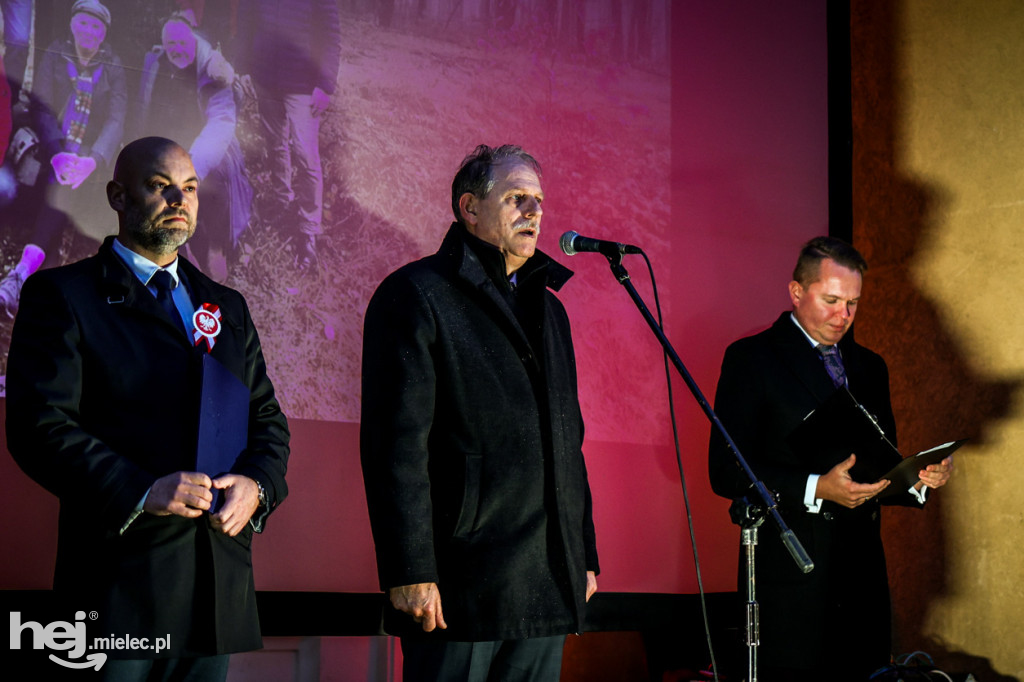 Ogień Niepodległości i Śpiewanki Patriotyczne