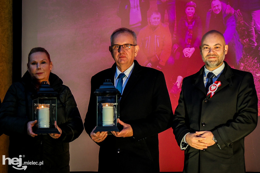 Ogień Niepodległości i Śpiewanki Patriotyczne