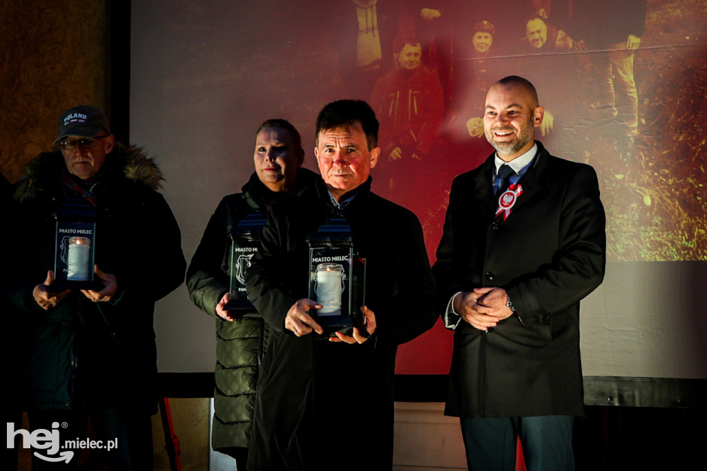 Ogień Niepodległości i Śpiewanki Patriotyczne