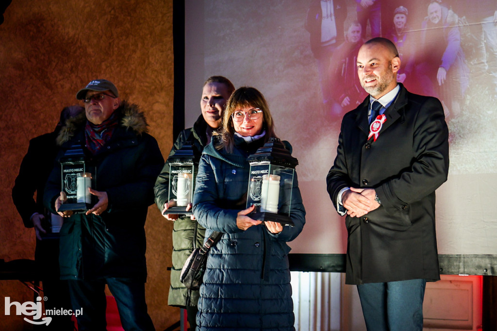 Ogień Niepodległości i Śpiewanki Patriotyczne