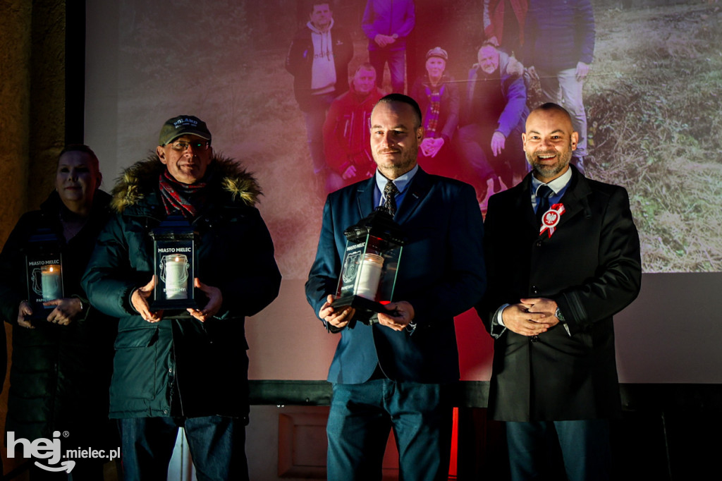 Ogień Niepodległości i Śpiewanki Patriotyczne