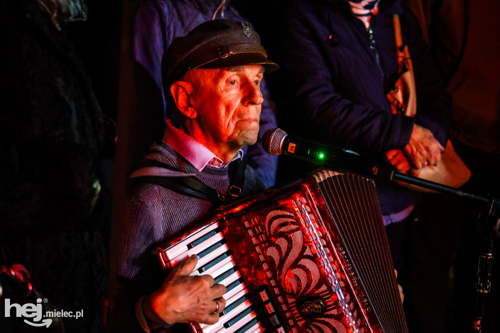 Ogień Niepodległości i Śpiewanki Patriotyczne