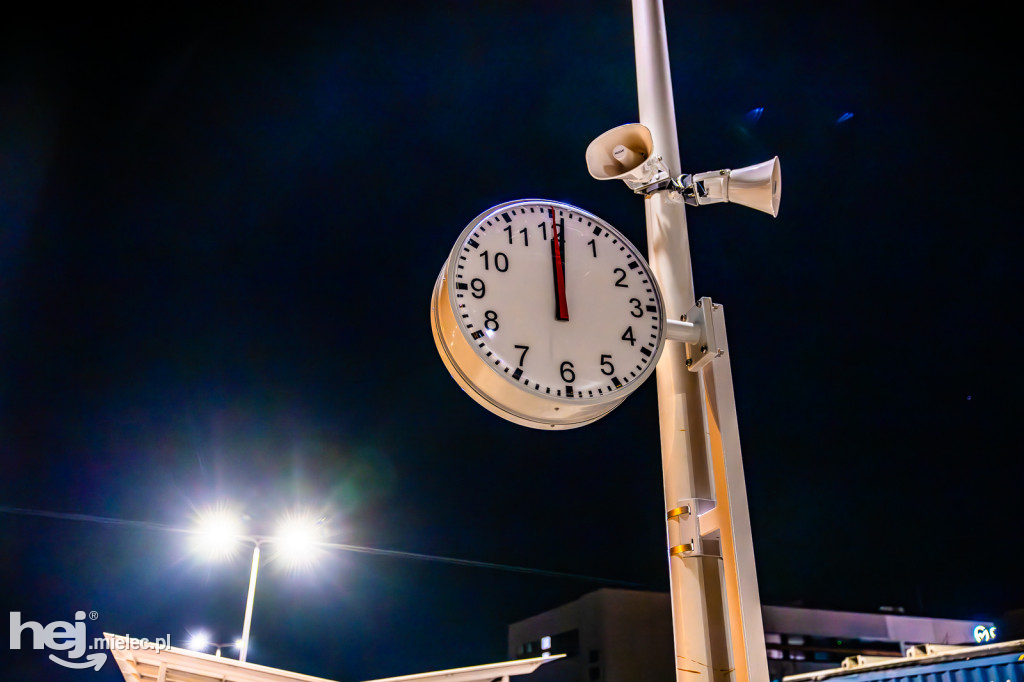 Wyświetlacz i głośniki na stacji PKP Mielec