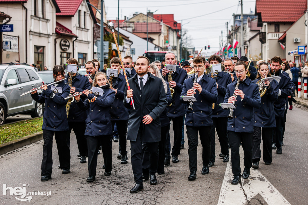 Święto Niepodległości - przemarsz ulicą Mickiewicza