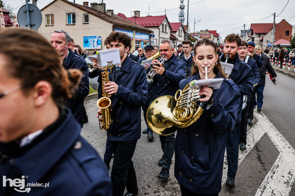 Święto Niepodległości - przemarsz ulicą Mickiewicza