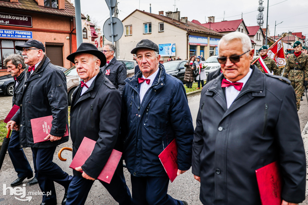 Święto Niepodległości - przemarsz ulicą Mickiewicza