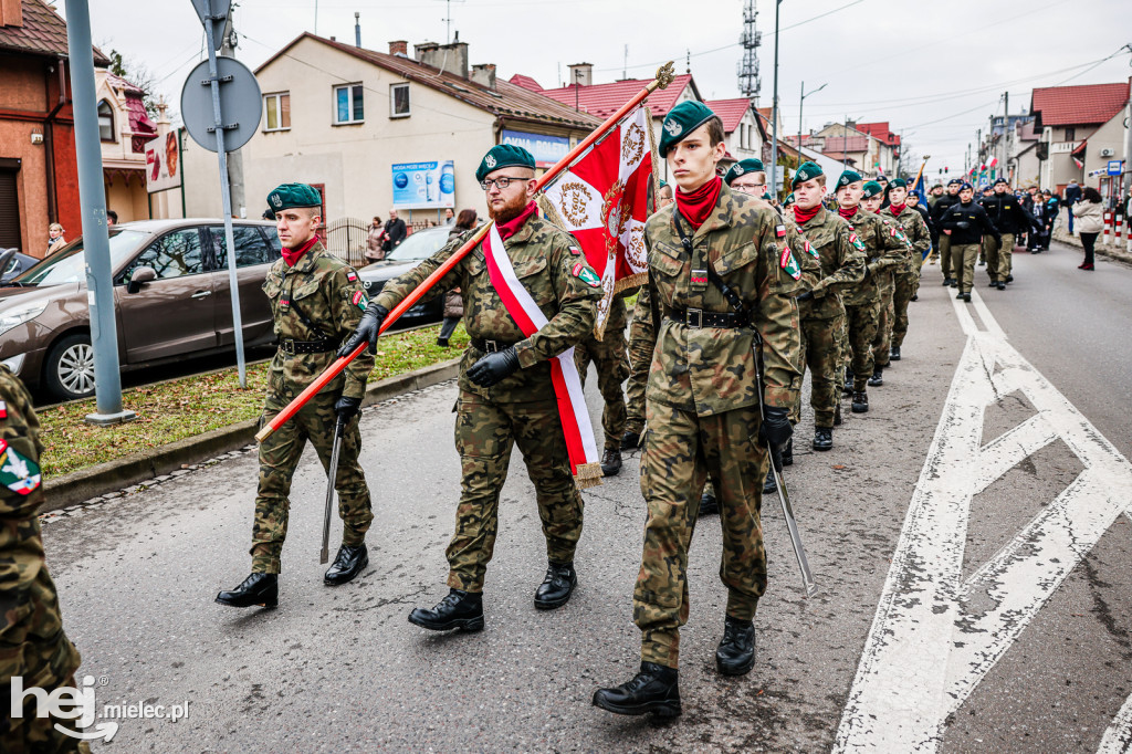 Święto Niepodległości - przemarsz ulicą Mickiewicza