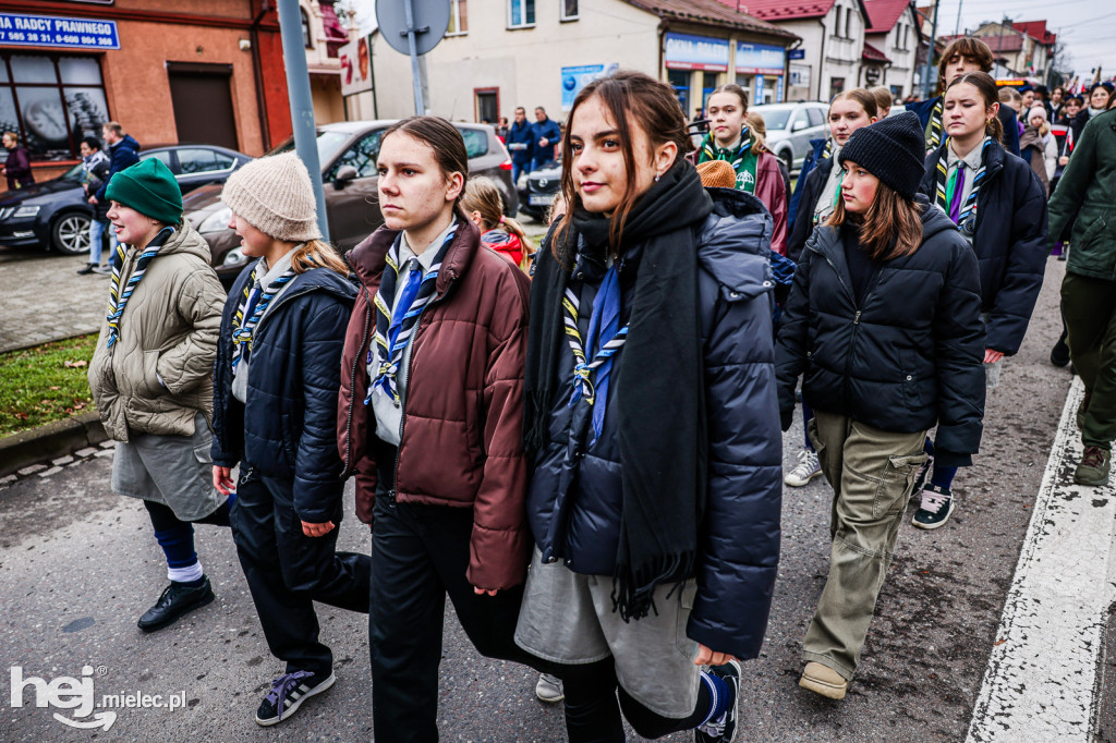 Święto Niepodległości - przemarsz ulicą Mickiewicza