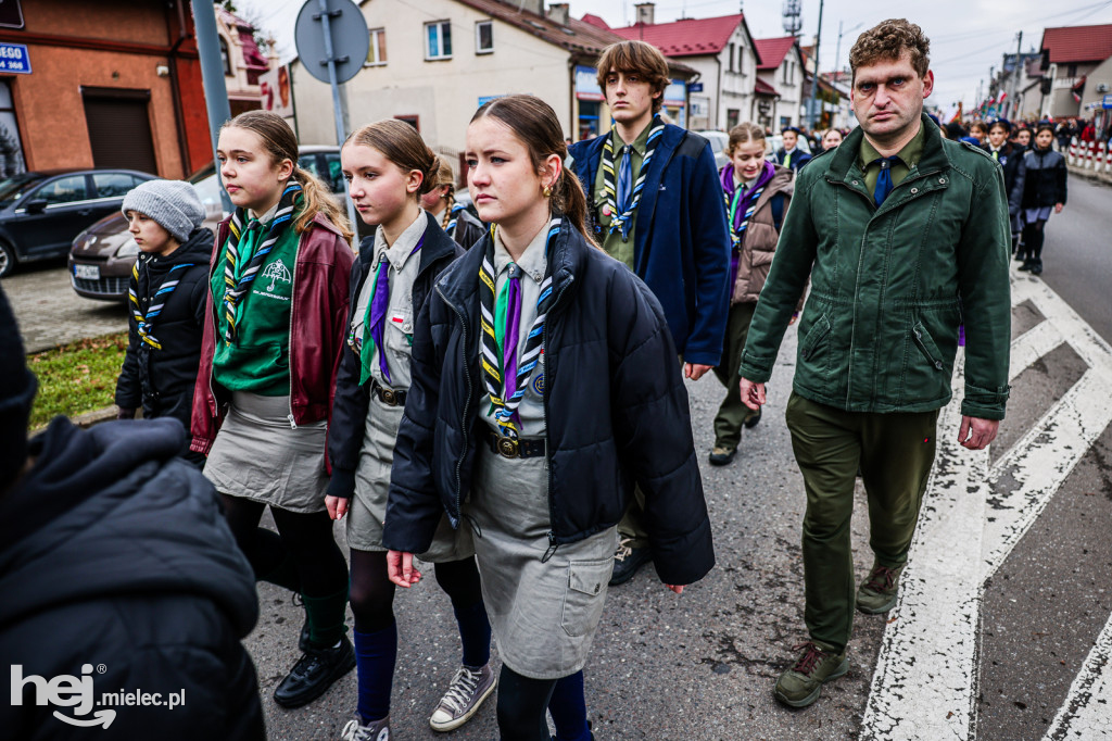 Święto Niepodległości - przemarsz ulicą Mickiewicza