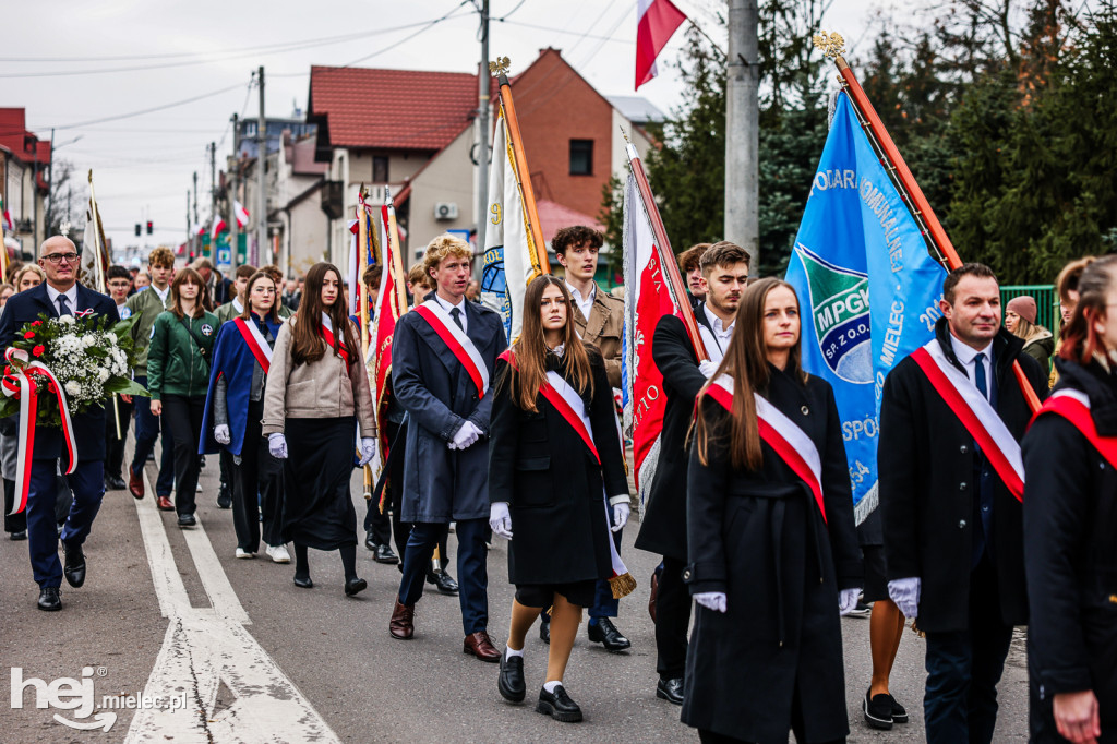Święto Niepodległości - przemarsz ulicą Mickiewicza