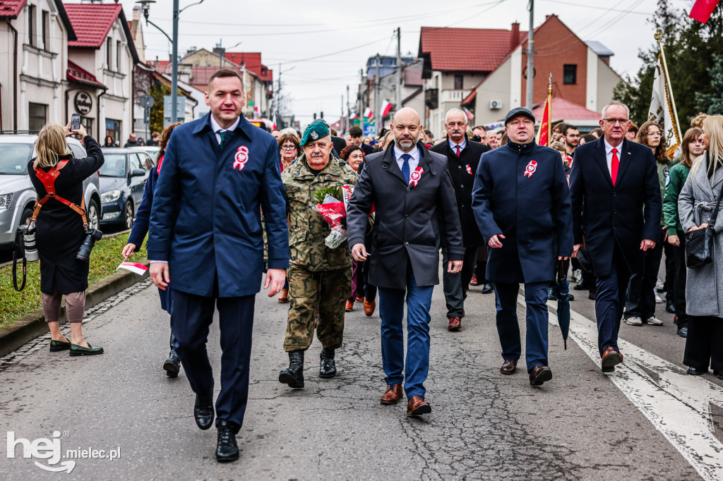 Święto Niepodległości - przemarsz ulicą Mickiewicza