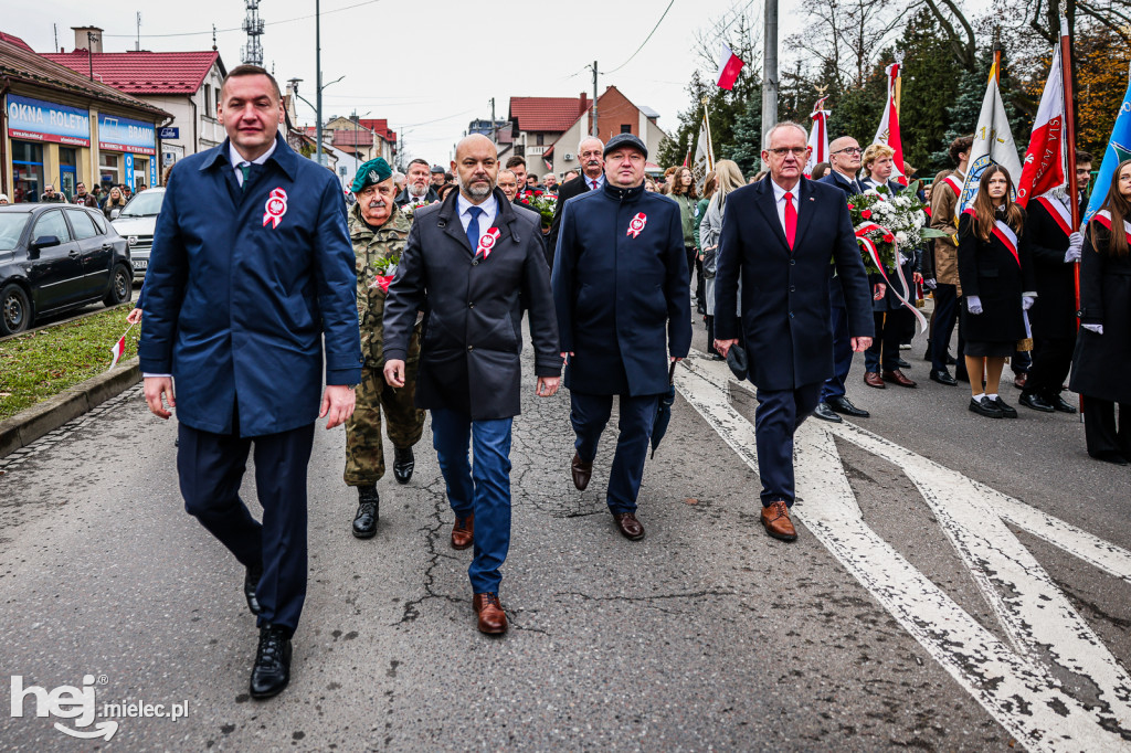 Święto Niepodległości - przemarsz ulicą Mickiewicza