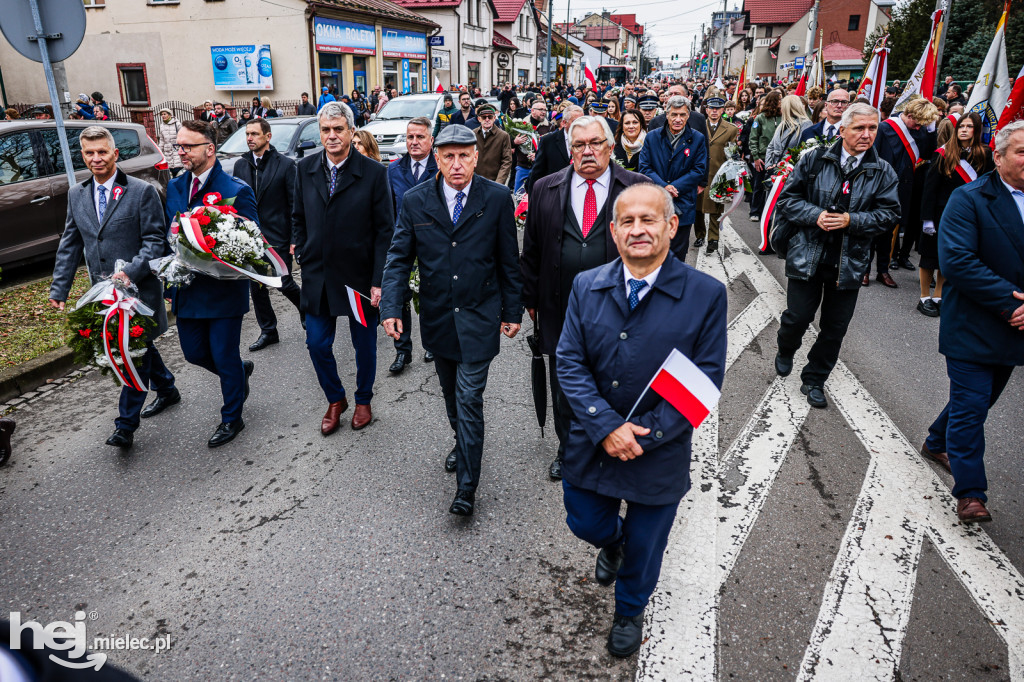 Święto Niepodległości - przemarsz ulicą Mickiewicza