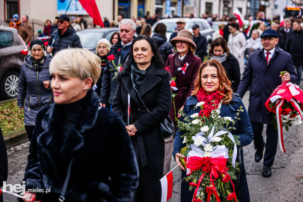 Święto Niepodległości - przemarsz ulicą Mickiewicza