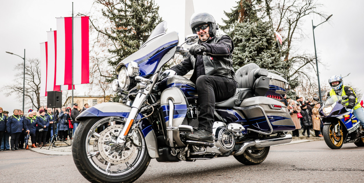 Święto Niepodległości - parada sztandarów i motocyklistów