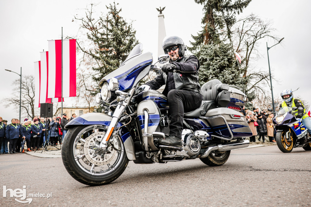 Święto Niepodległości - parada sztandarów i motocyklistów