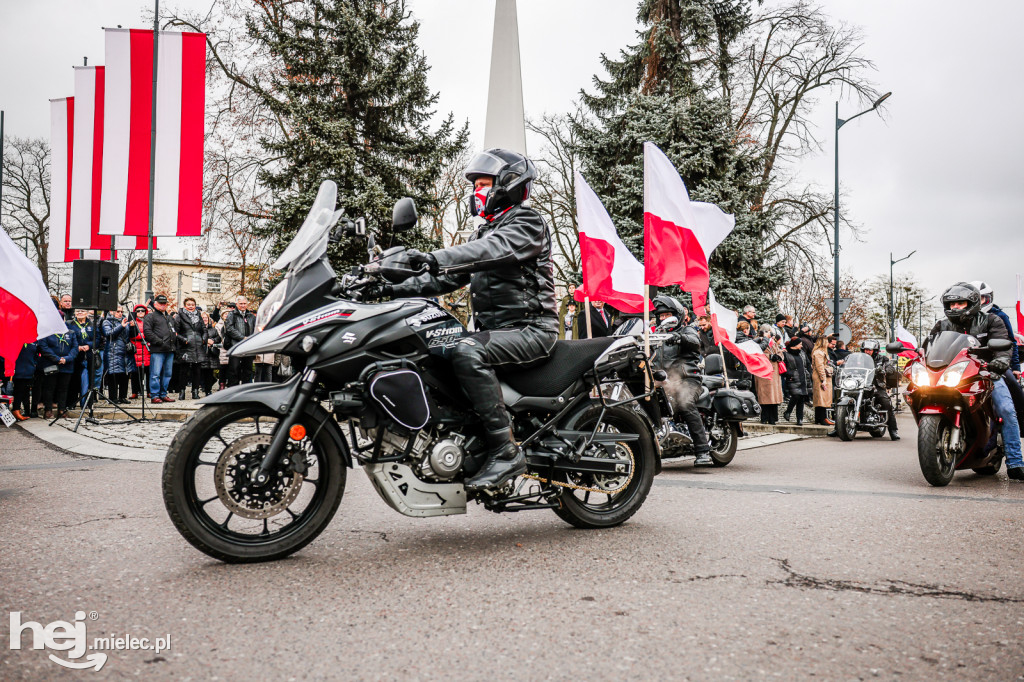 Święto Niepodległości - parada sztandarów i motocyklistów