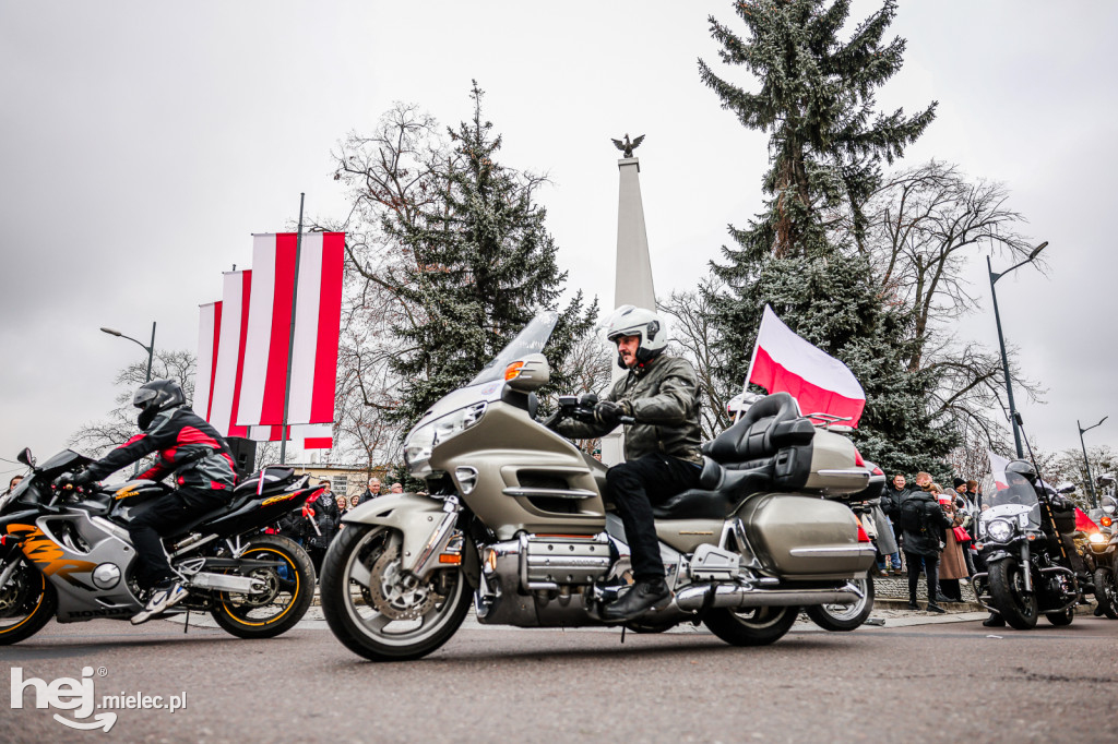 Święto Niepodległości - parada sztandarów i motocyklistów