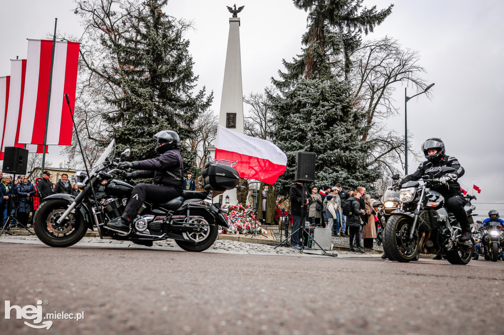 Święto Niepodległości - parada sztandarów i motocyklistów