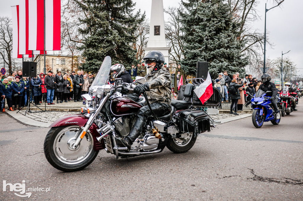 Święto Niepodległości - parada sztandarów i motocyklistów