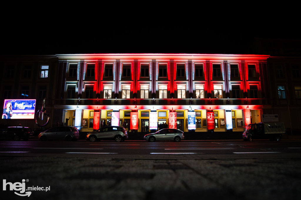 Dom Kultury SCK w narodowych barwach