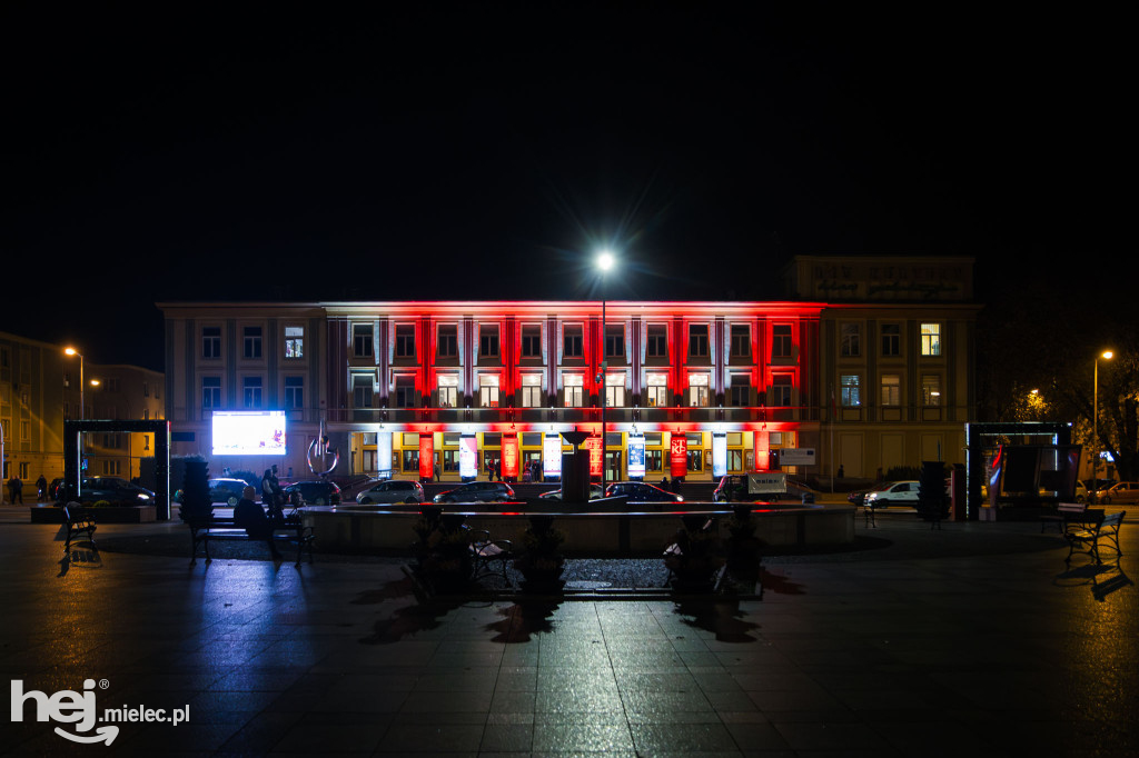 Dom Kultury SCK w narodowych barwach