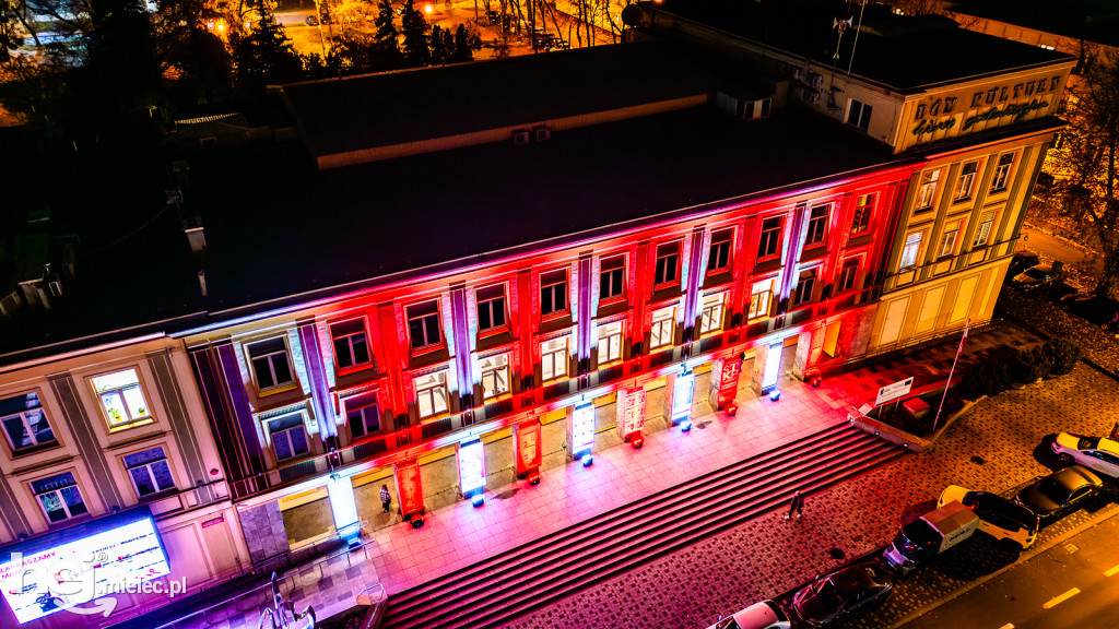 Dom Kultury SCK w narodowych barwach