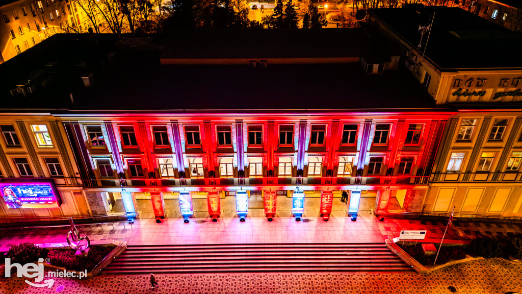 Dom Kultury SCK w narodowych barwach