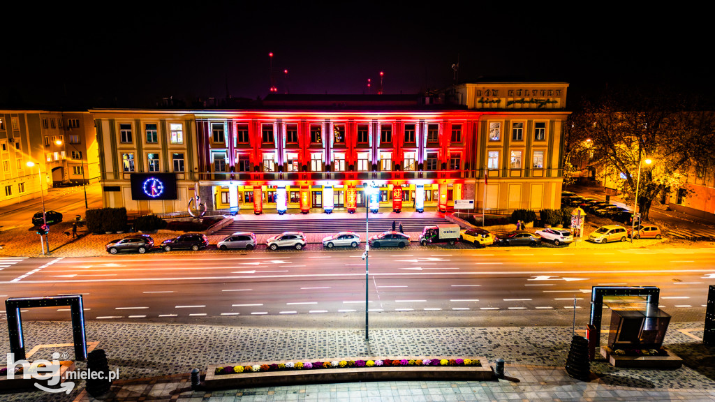 Dom Kultury SCK w narodowych barwach