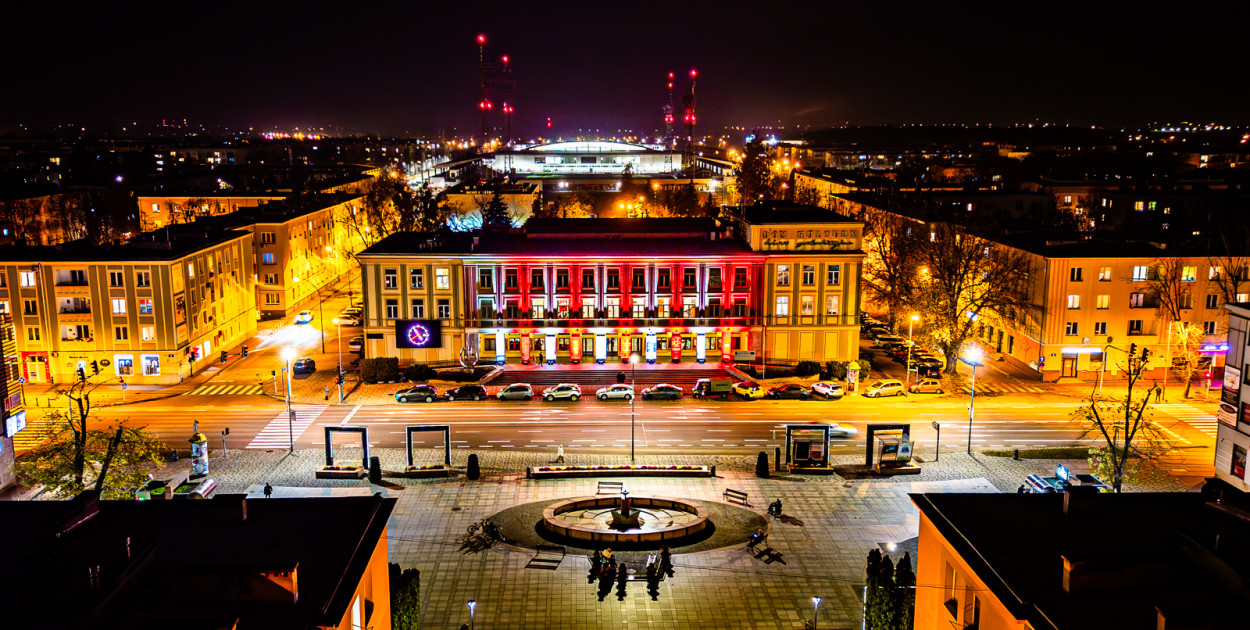 Dom Kultury SCK w narodowych barwach