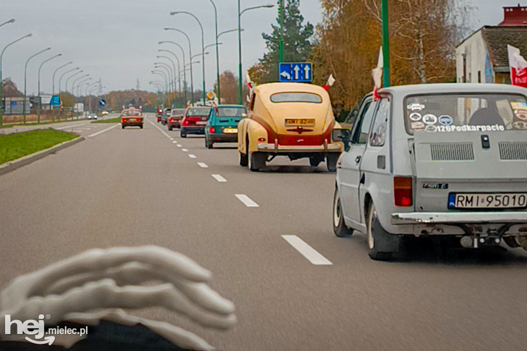 Zabytkowymi samochodami 11 listopada