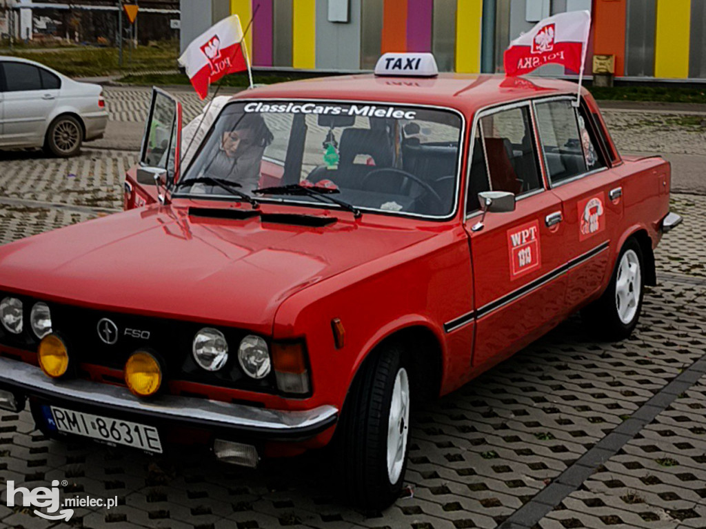 Zabytkowymi samochodami 11 listopada