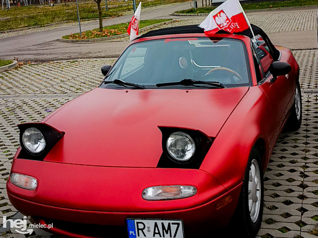 Zabytkowymi samochodami 11 listopada