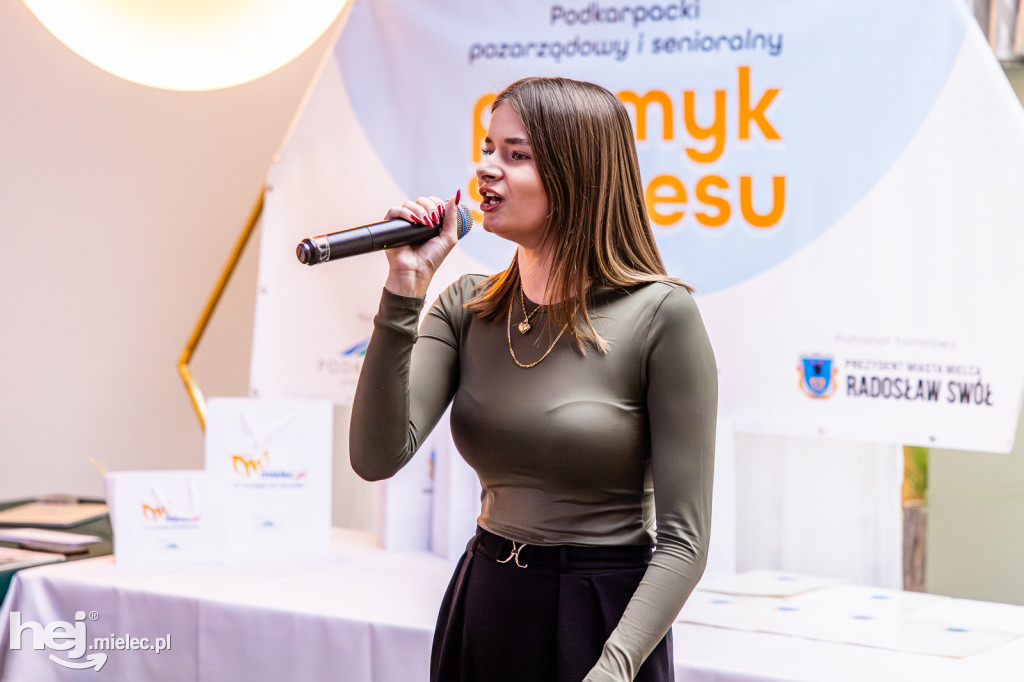 Podkarpacki pozarządowy i senioralny promyk sukcesu – Senior Roku 2025