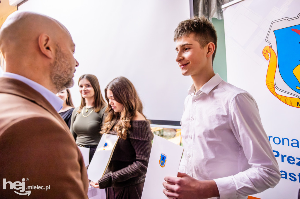 Podkarpacki pozarządowy i senioralny promyk sukcesu – Senior Roku 2025